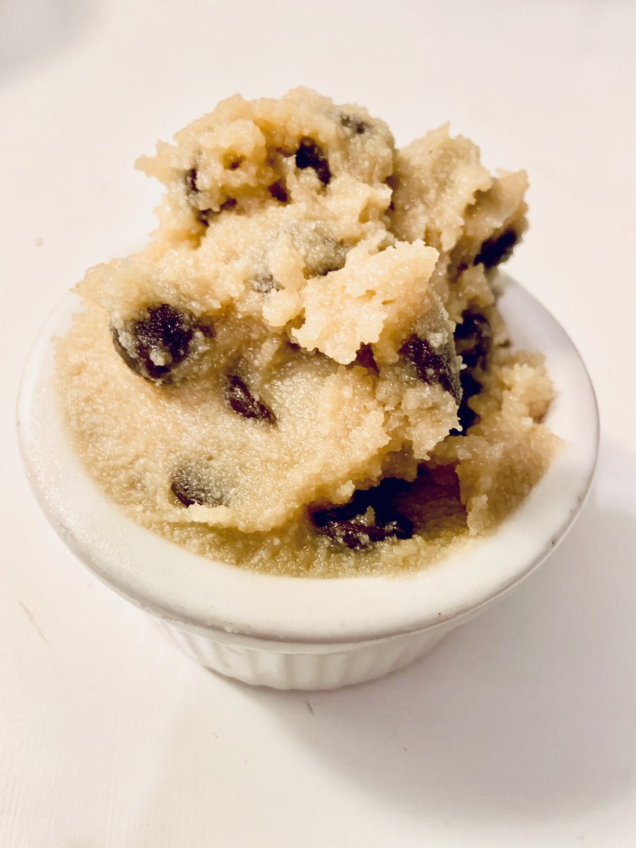 Clean_Pathway's tweet image. Made some Vegan Chocolate Chip Cookie Dough. Yummy!! I’m not vegan, but I do ❤️ vegan desserts. Easy, quick, and bake free. It’s also gluten free.  #desserts #healthierdesserts #healthier #yummy #delicious #vegan #glutenfree #nobake #health #food #goodfood #tasty #sweettooth