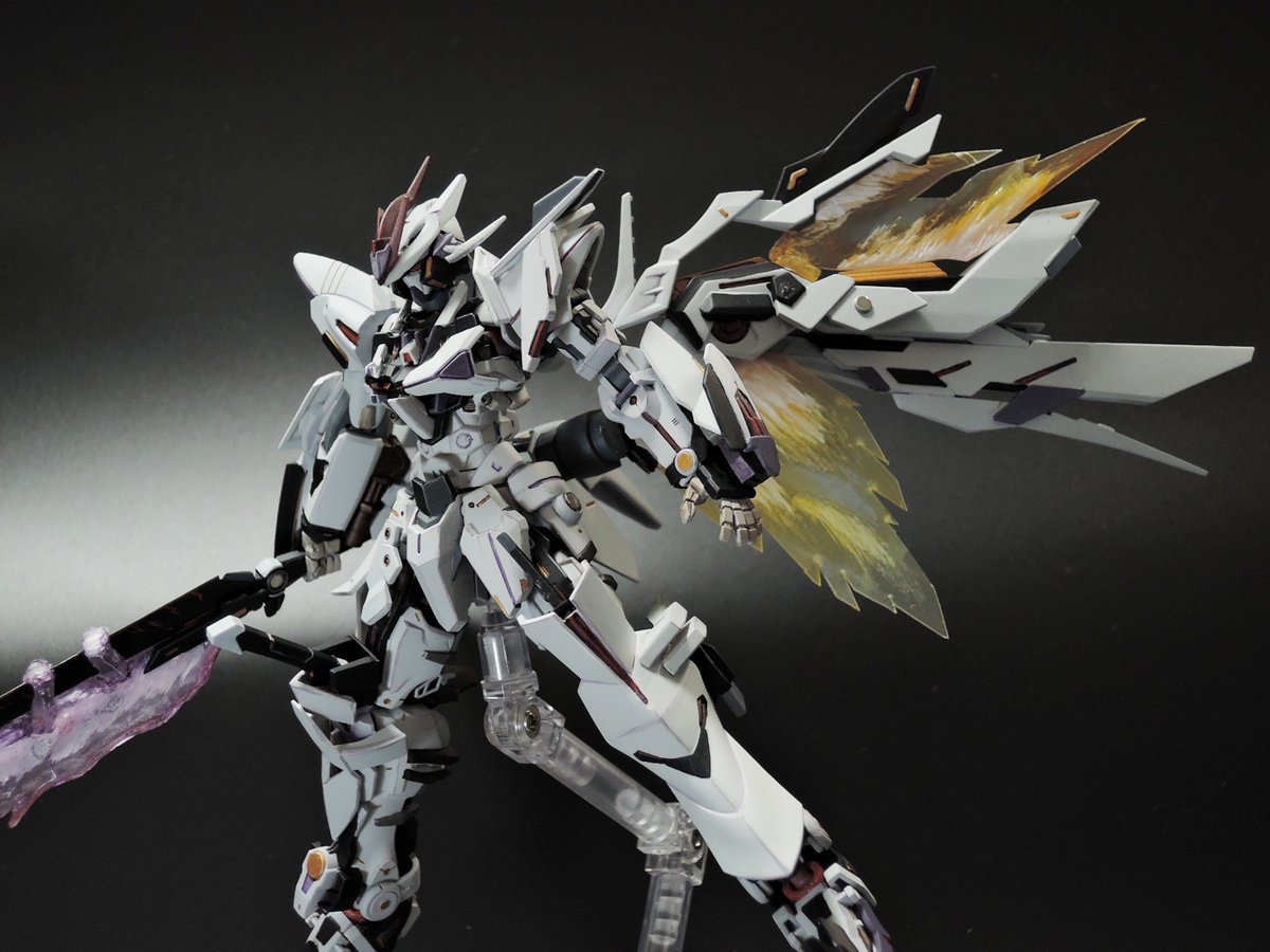Twitter 上的 紙白 スラスター中毒者 ガンダムアストレイ ベヌウ 自分用ガンプラバトル専用機ということでこんな感じに ベースはノーネイムでカラーレシピはゲームwarframeでの自分キャラをベースにしています 塗装はシタデルでの筆塗り スプレーです 以下続き