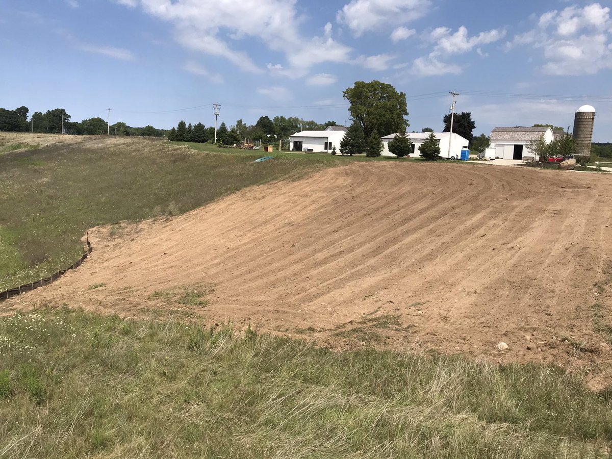 Conner_holmen's tweet photo. Move some dirt, cut some slopes, make some clients happy. It’s not a bad day. Even had the ol man loading trucks for a few rounds. https://t.co/Pd2yXvgq5O