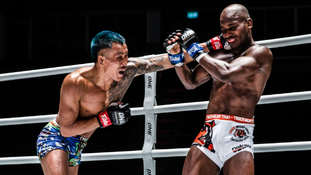 ONECHAMPJP's tweet photo. 昨日のバンコク大会を写真で振り返ります🇹🇭
あなたが選ぶ #ベストショット📸はどの写真?
@ABEMA 見逃し配信はこちら
👉https://t.co/c4qIKfWYLp
#NoSurrender2 #WeAreONE #ONEChampionship #格闘技 https://t.co/dk78y4owTF