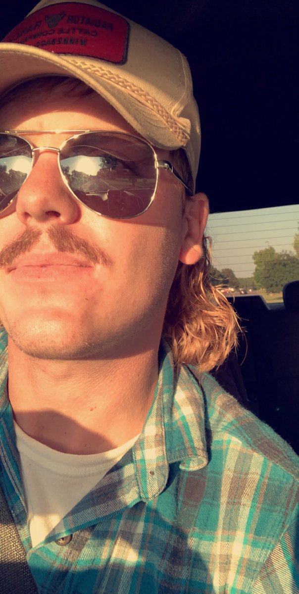 BillyBarnett11's tweet photo. Hunter is always trying to be my twin. Now he got that permed mullet too @hunters2296 https://t.co/f4Tpfh0PI7
