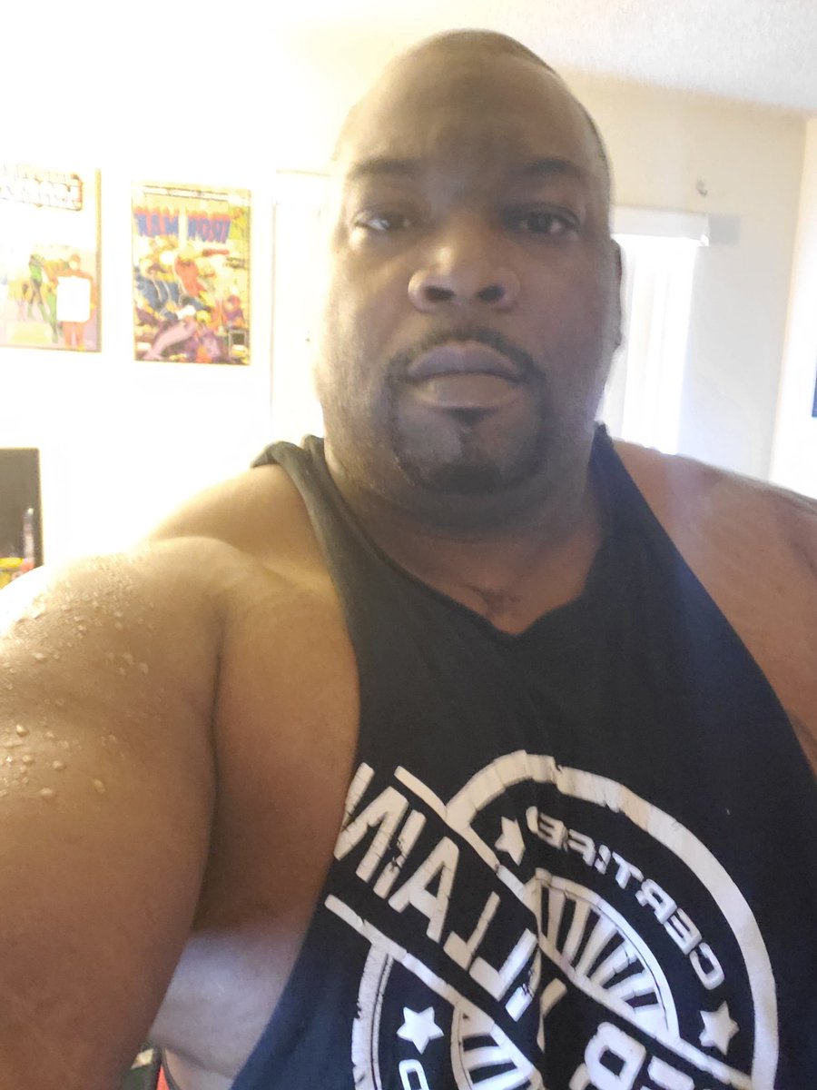 MrJayWashington's tweet photo. And a completed #riptup workout makes 2 for 2 on #FocusT25 gamma workouts for the day. My shoulders back and arms are SCREAMING AT ME but its all worth it. #SuperVillainStatus #MrMirakuru #workout #focused #goals #dedication. https://t.co/NwxAfOCQBD