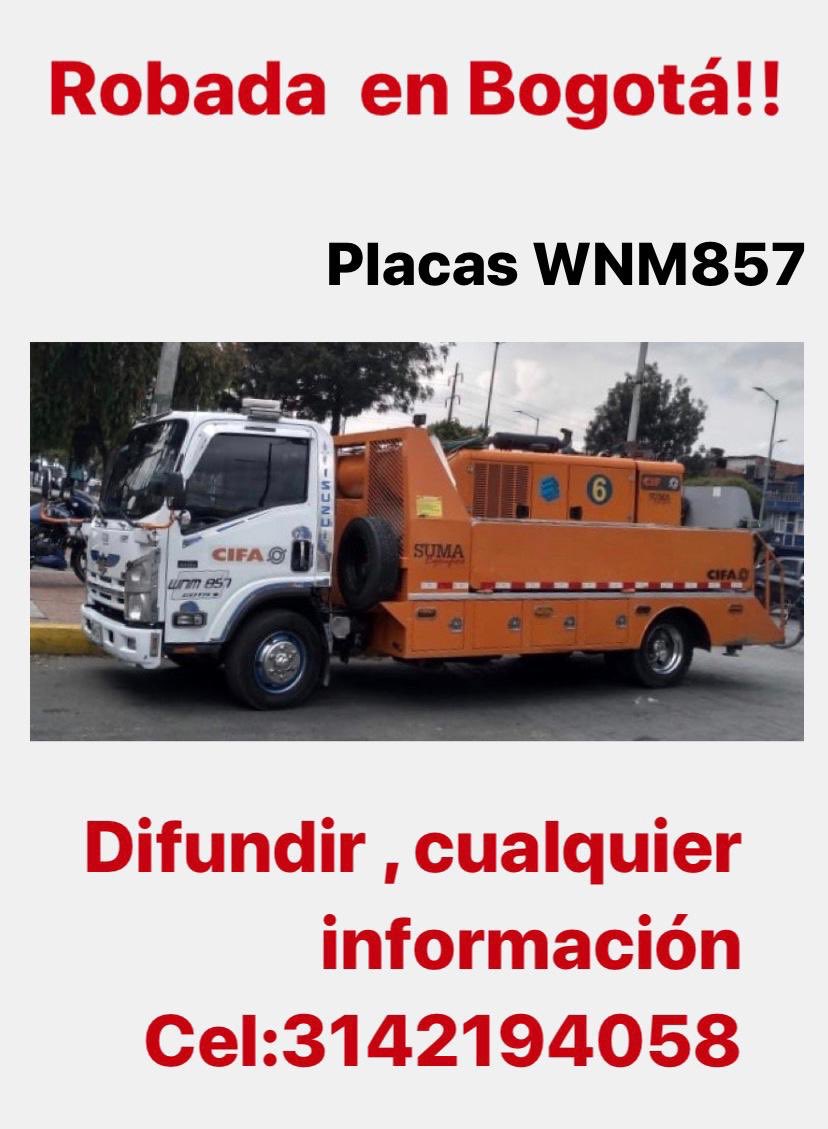 D_aniela1222's tweet photo. @Edwardcaracol Hola Edward, este vehículo fue hurtado hoy en la madrugada, por favor ayudar a difundir. https://t.co/YXYMSRguR2