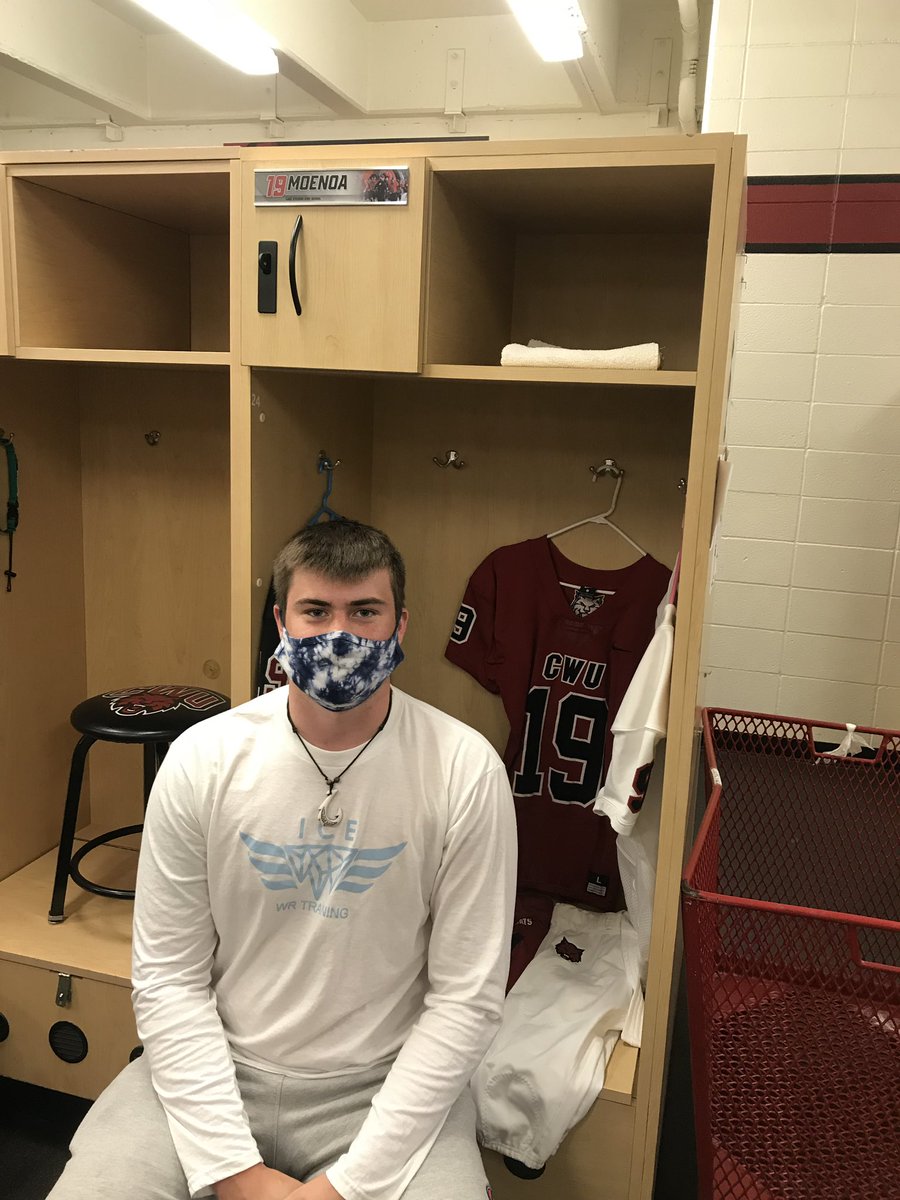 Had a great time today at Central Washington! Thanks <a href="/CoachFisk/">Chris Fisk</a> <a href="/CoachTinkFB/">Coach Tink</a> <a href="/coachpicha/">John Picha</a> and the rest of the coaching staff for having me out!
