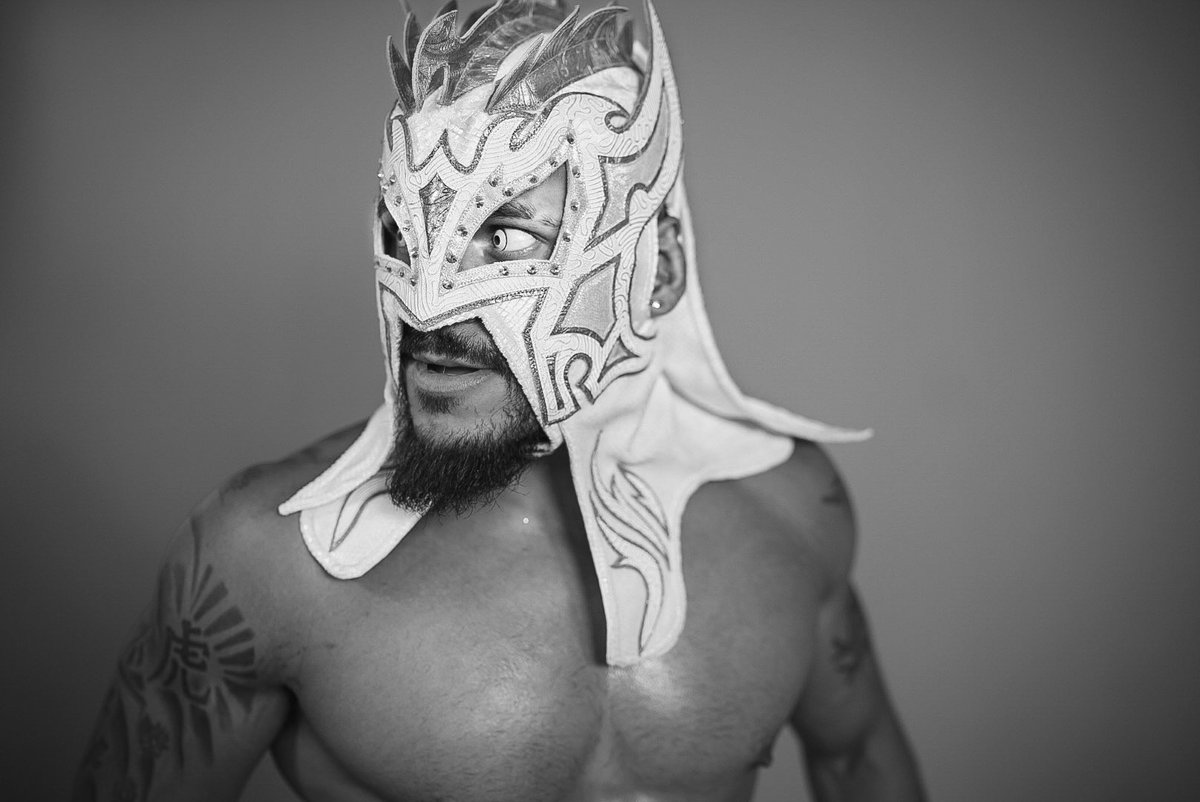 gloat's tweet photo. Hear me roar!! #SmackDownOnFox https://t.co/KyP3hlqdir