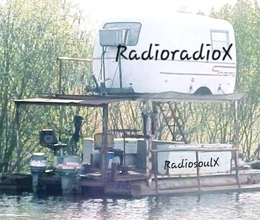 CiccarelliVito's tweet photo. Hope you got your ticket for our 1st annual #RiverRamble on the new @RadioRadioXcom yacht. Live music by bluesman Blind Melon Chitlin, meatball wraps, & our endless Zima fountain all afternoon. Social distanced seating available. https://t.co/ADXqNvdAM1