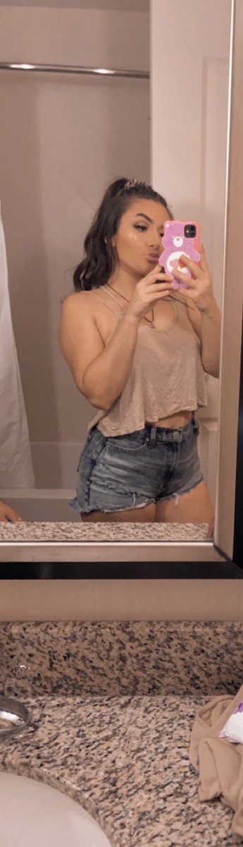 HasselChloe's tweet image. Doing me X3