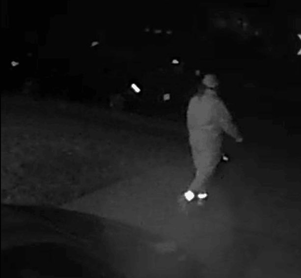 ReflectiveYgm's tweet photo. SAFE AND VISIBLE NIGHT RUNNING GEAR: 360 high visibility reflective running gear from 800 feet in the dark, early morning and evening on all weather https://t.co/2pgRTBTeO3
