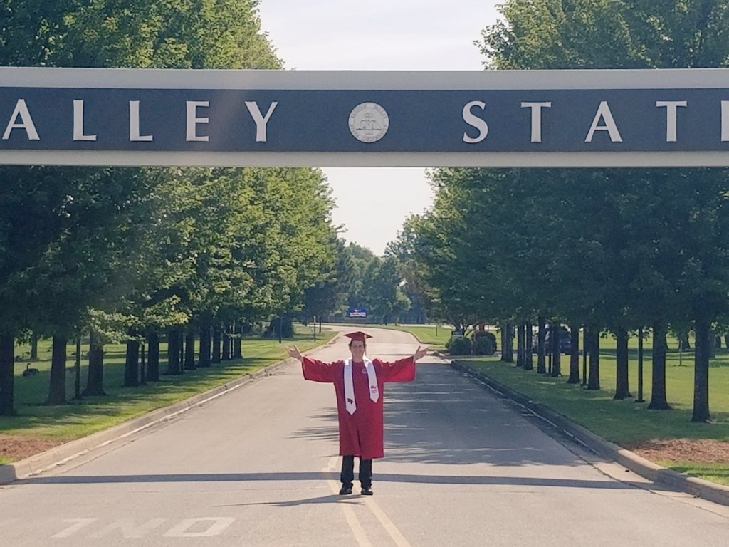 MuddAlex's tweet photo. 🎓 #svsugrad2020 #COVID https://t.co/yXE5PxEiMq