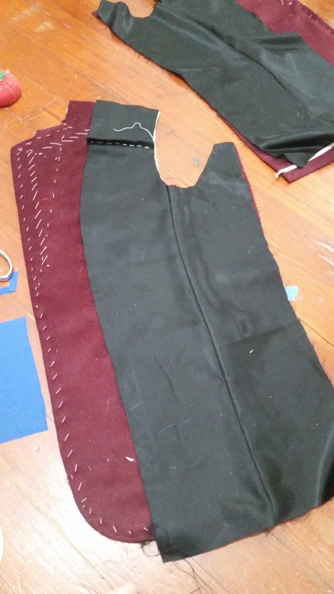 Part of that extra fabric in the lining is put into a pleat you can see basted here. Starting the lining pocket, making the decision to only do one on the side without the ticket pocket, just bc my fabric is bulky.