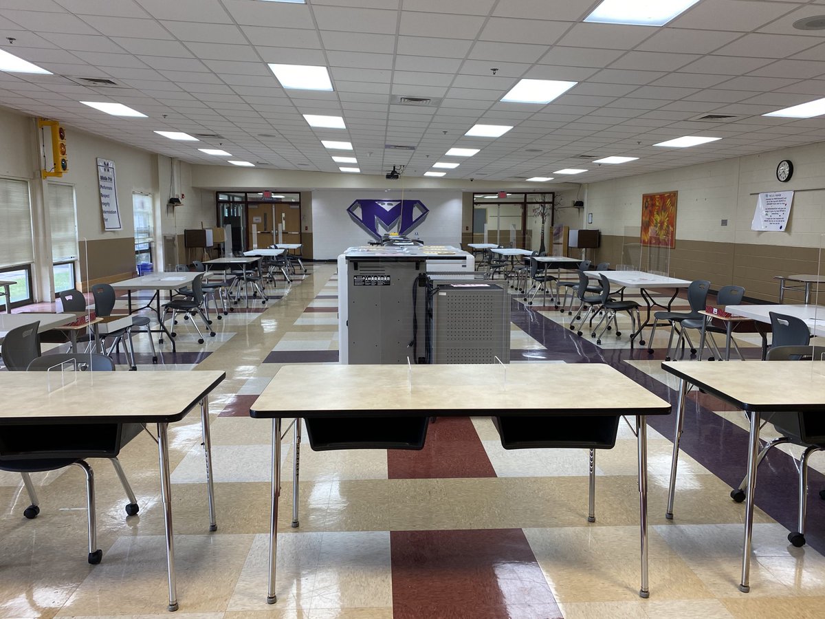 AmandaEleTweets's tweet photo. The tradition continues.. classlists posted! Six feet apart.. #Maskup
We are READY for you starting Monday Mustangs!!
#AmandaMustangs
#AMActivatingAwesome
#MiddieRising https://t.co/OQb0iF2B4D