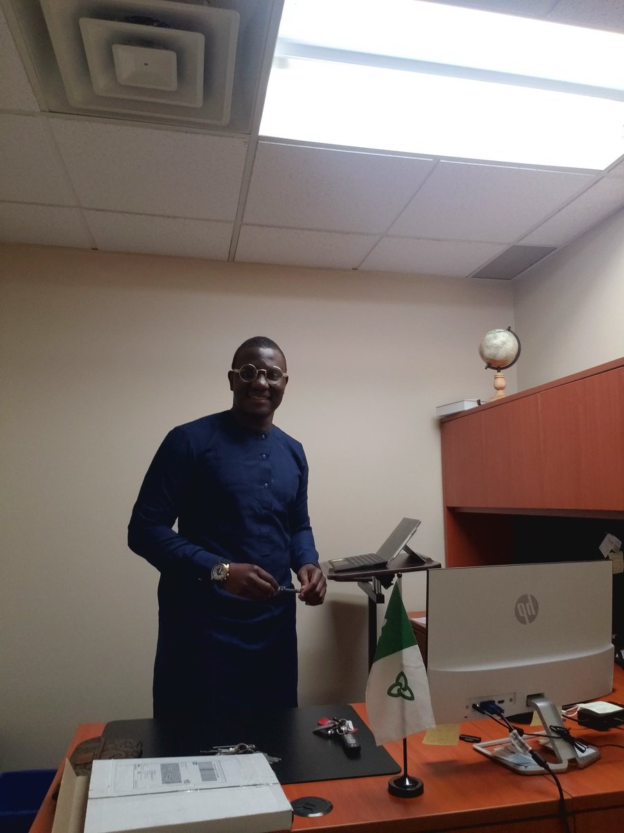 yaye_pksa's tweet photo. First day back in office since March!
Première journée au bureau depuis Mars!
#LenfantNoir #CestImportant
#AFMO #MunfrON #FFO
#PolitiqueMunicipalPolitics https://t.co/1wFtsPnZgx
