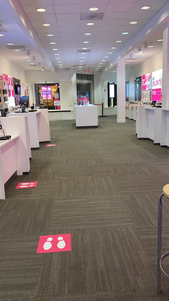 _MagentaJT's tweet photo. Last day working in Westfarms, it’s bittersweet but we’re on to bigger things in #TeamMagenta Im blessed to have @EmilyP_712 and @antonioperez860 as mentors during this journey. #NewTMobile https://t.co/eh58BgQkgr