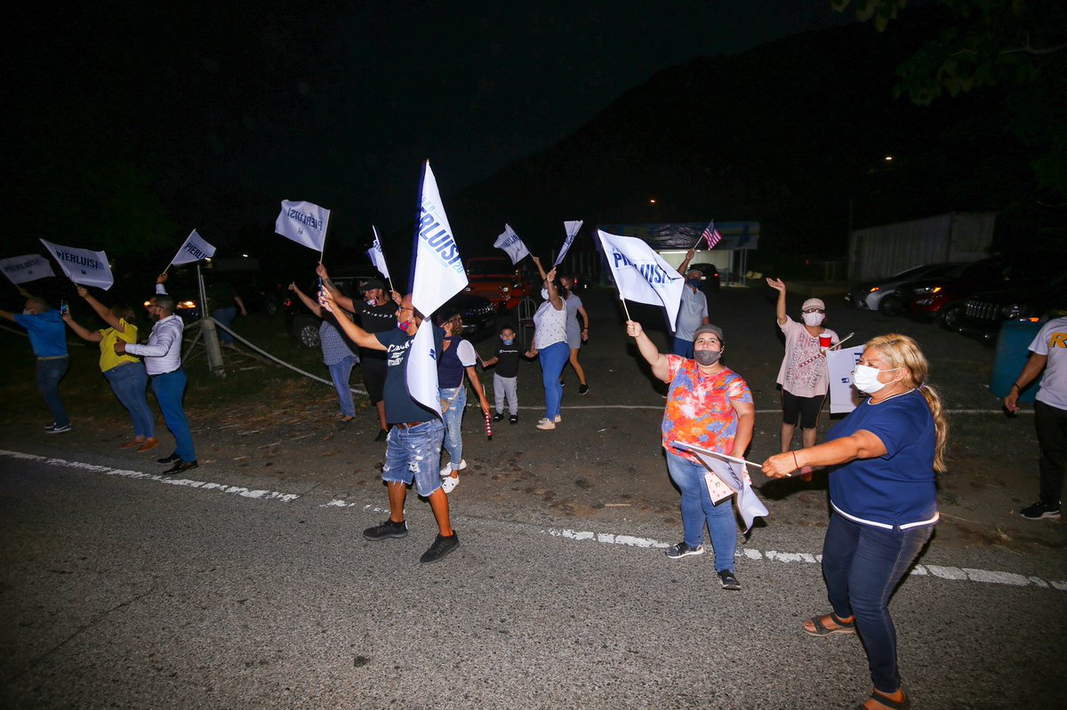 pedropierluisi's tweet photo. ¡Yauco se vistió de azul y se unió al Rally que Levanta la Isla! En el SUR no queda duda, el domingo terminan lo que empezó el norte y el oeste. ¡Estas primarias las ganamos en grande! ¡Puerto Rico cuenta contigo y yo cuento con tu voto! #YaucoPresente #ElSurPresente #SomosParte https://t.co/q4eJsnYUvb