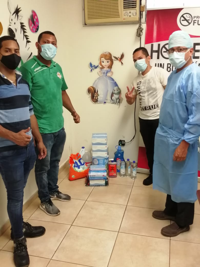 JuvePanamenista's tweet photo. Juventud panameñista de Chiriquí, realiza entrega de bolsas de comida en el barrio de San José en David, insumos al centro de Salud de la comunidad, finalizando la #SemanaPanameñista https://t.co/RzPVR3LhuY