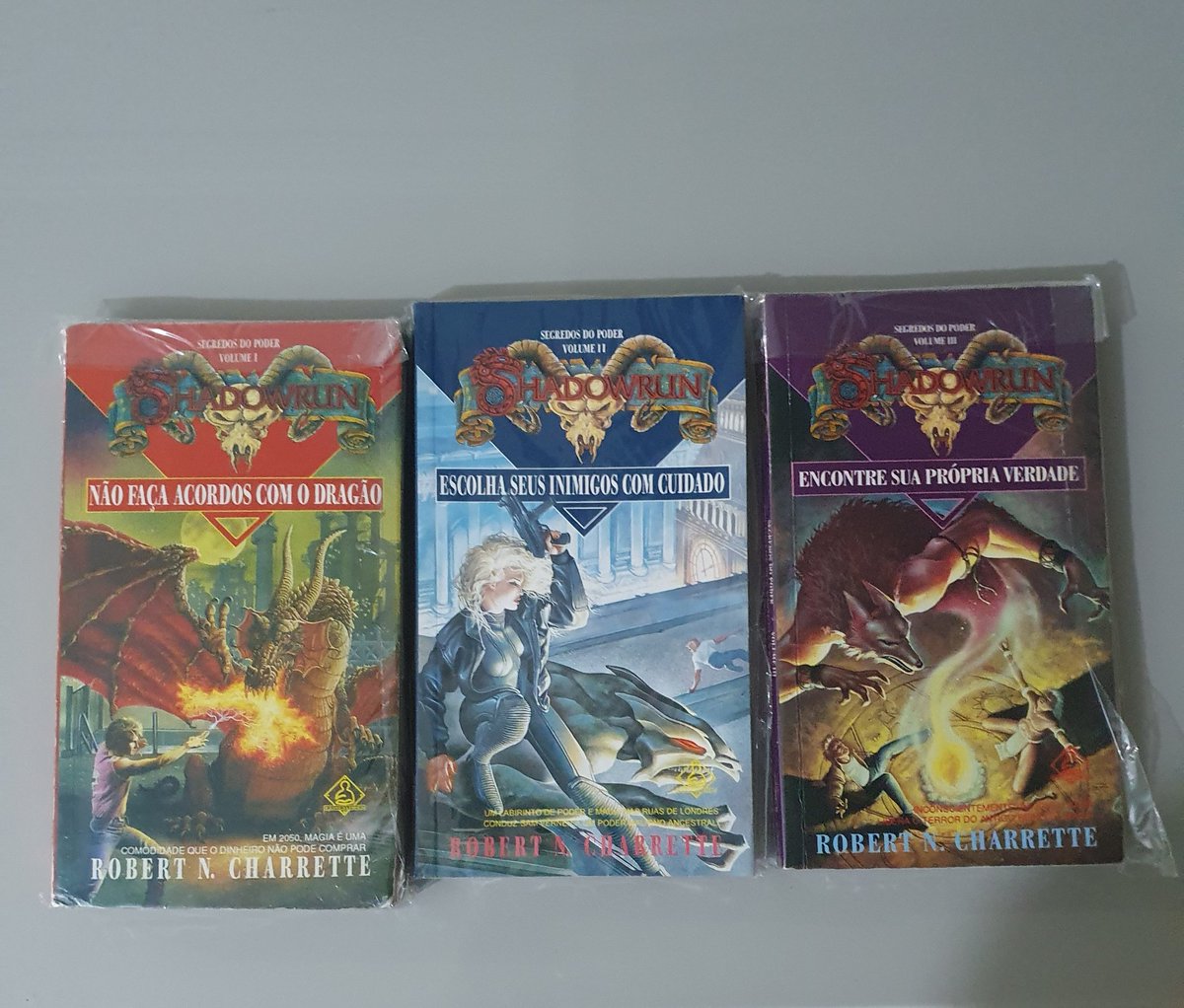 MagicInsano's tweet photo. @carolgsmoraes Segue aí mais um pouco da minha coleção, e que recomendo a leitura: https://t.co/BCUvNBC42n