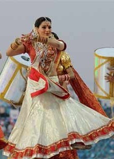  @TheRashamiDesai X bengali dress"Bengal is not only know for its sweet,But it's also known for its heritage and culture.Bengal is sweetest part of India " #WestBengal  #RashamiDesai  #IndependenceDayIndia2020