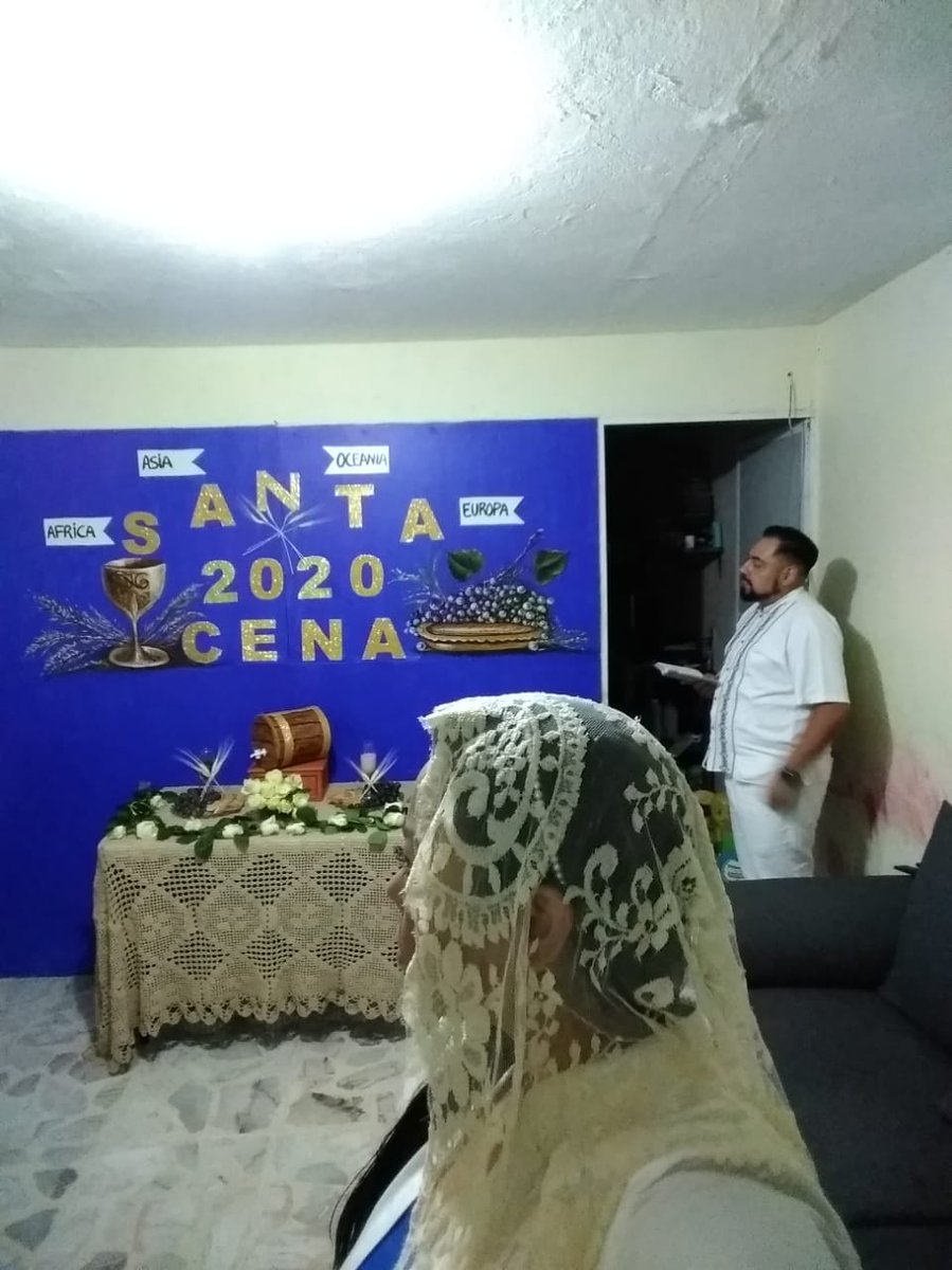 IvanUD's tweet photo. Santa Cena 2020
#ElAmorNosUne
#SantaCena2020 https://t.co/BevRcB1ZeZ