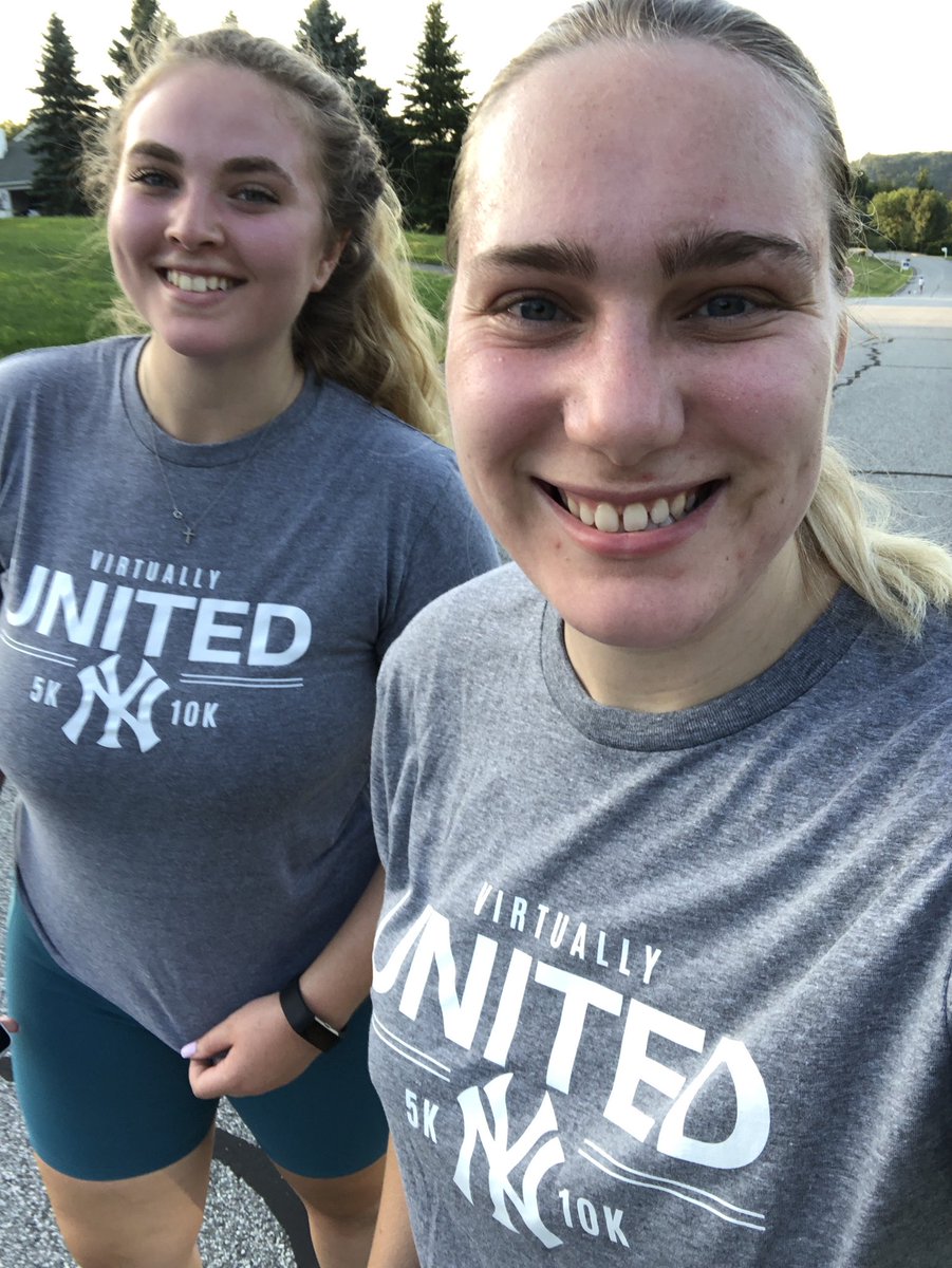 amyjeeneacomb's tweet photo. Amanda and I did a virtual 5K this evening.
We walked the dogs and went up some hills.
Not too bad.
#VirtuallyUnited #UnitedByPinstripes https://t.co/wbFwEHgoBx