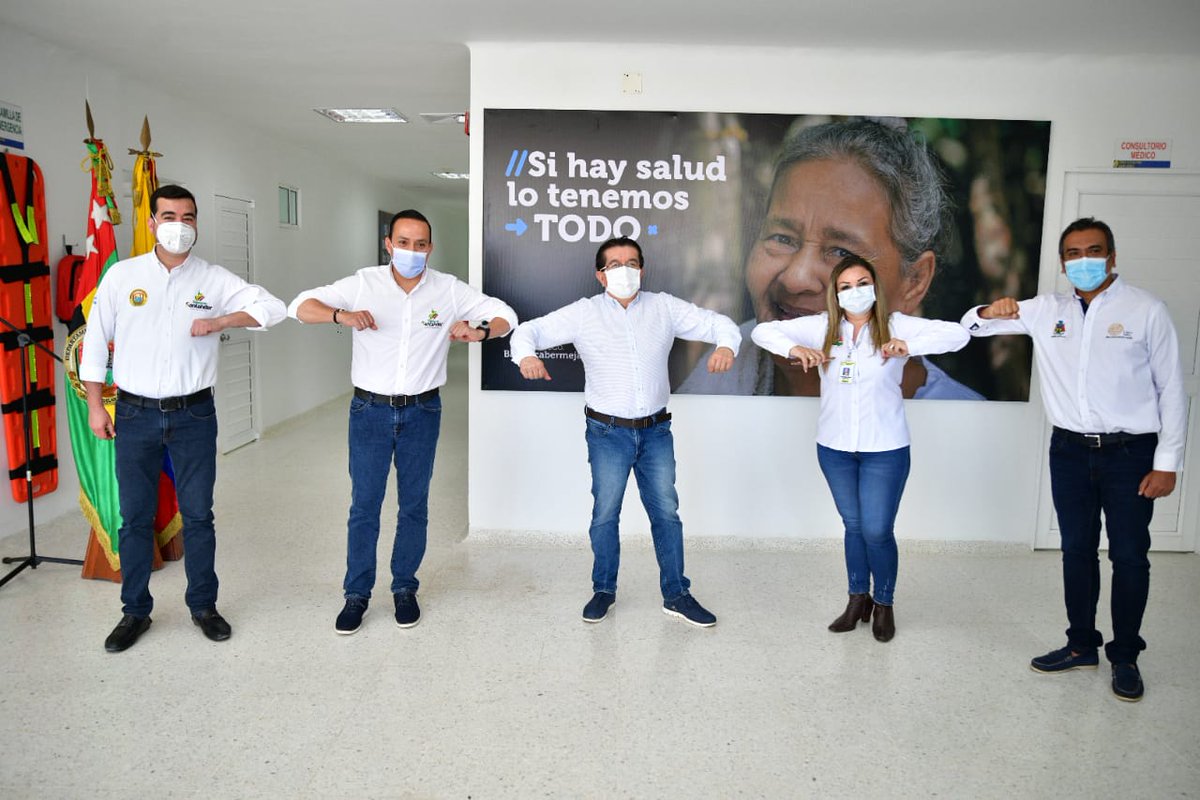 Fruizgomez's tweet photo. "Si hay salud lo tenemos todo" que hermosa verdad que encontré en la pujante Barrancabermeja. Gracias alcalde Eljach por darnos la oportunidad de ayudarle a entregar el nuevo hospital de El Danubio @GobdeSantander @alcaldiabarranc @MinSaludCol @infopresidencia https://t.co/GTmeSa25YU