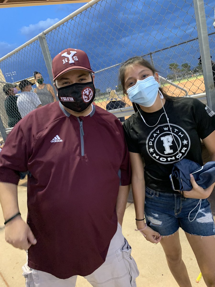 Got to see some great athletes out on the field this weekend! Enjoy and fun ladies! <a href="/MelendezAleena/">Aleena Melendez</a> <a href="/KiannaLeon6/">Kianna Leon</a> <a href="/vivijimenez_15/">Viviana Jimenez</a> @Anissa10031738 @ChilisElPaso <a href="/TxBoomelite/">Texas Boom Elite</a> <a href="/YsletaSports/">Ysleta HS Athletics</a>