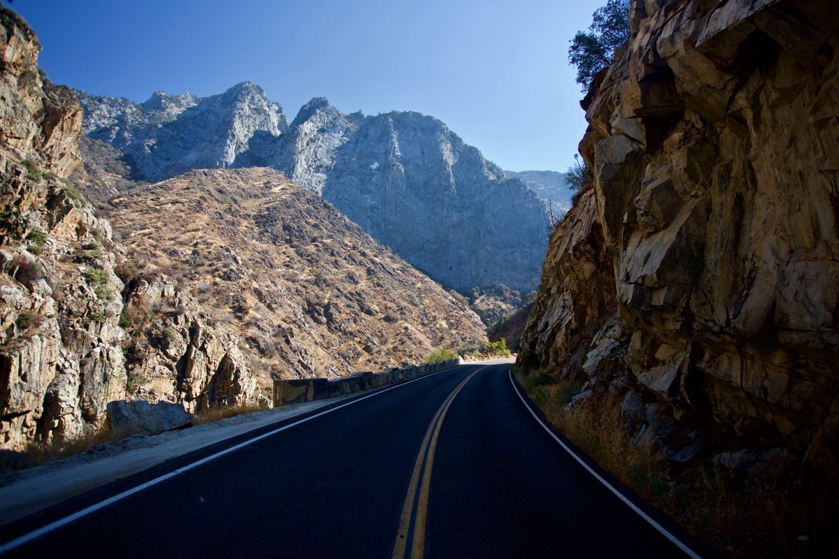 I went to all but one of the nine  @NatlParkService parks in CA, including  @PinnaclesNPS (at the time the 59th and newest NP).  @SequoiaKingsNPS were real highlights of the trip for me (pics attached). https://kmagnuson.com/blog/kings-canyon-sequoia-national-parks-fall-2016