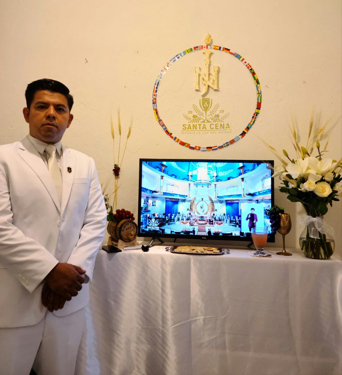 IvanUD's tweet photo. Rubén González,unido a la Iglesia esparcida por el mundo

Santa Cena 2020
#ElAmorNosUne
#SantaCena2020 https://t.co/DLTkvUWc3c