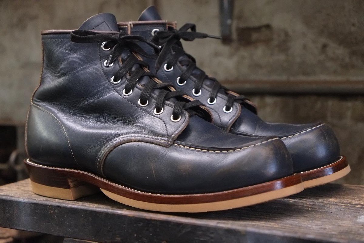 RoleClub's tweet photo. Redwing 875 resole. RC natural halfsoles and heels. Low woodsman. Medium brown edge finish. #Rcredwing #redwingboot #redwing875 #roleclub #redwing #bootrepair https://t.co/O8r1GR8Udg