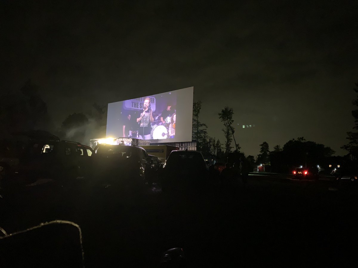 Jess010689's tweet photo. Worshipping the Lord with #CastingCrowns at #starlitedrivein https://t.co/u1j2ureVKV