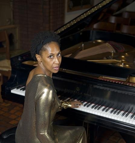 9. Maria Corley: pianist, composer and teacher. Gave her first public performance at 8 years. Since then, she has performed as a soloist and collaborated with many ppl! Aside from that, she& #39;s also an author! (What a talented queen huh)Would recommend: 12 Etudes