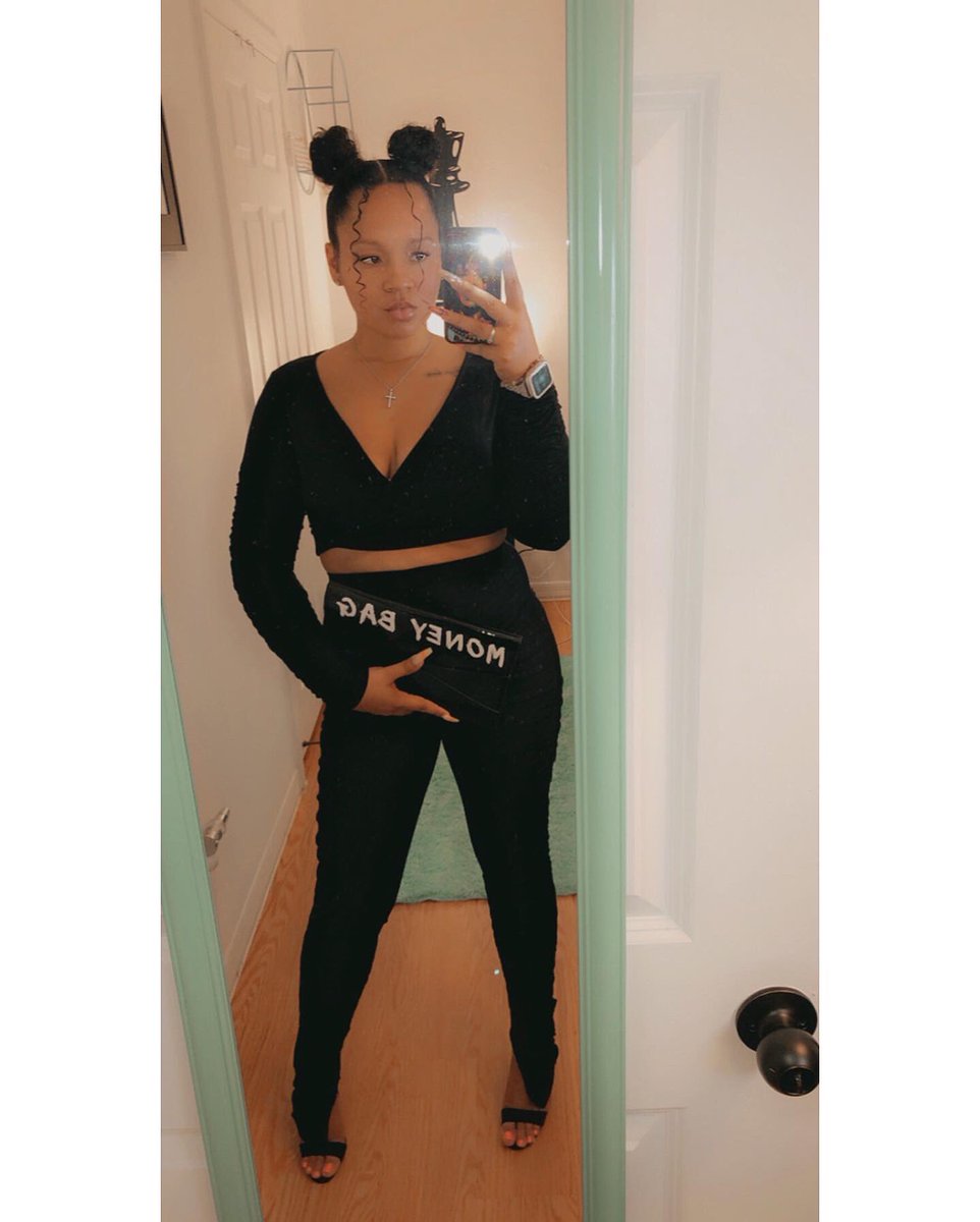OfficialLIZ___'s tweet photo. WAP👅 https://t.co/23szbPMg6A