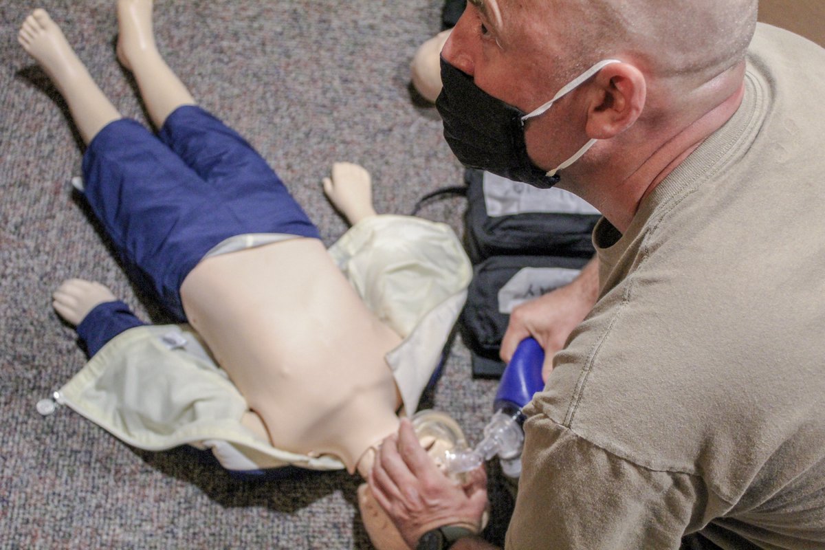 11thECAB's tweet photo. @USArmyReserve flight medics with G/7-158, completed Advanced Trauma Life Support training at @EvansHospital to increase their proficiency in identifying, treating, and managing life-threatening injuries.  Below, Sgt. 1st Class Craig Chase explains trauma airway management. https://t.co/r0NsiXd6cG