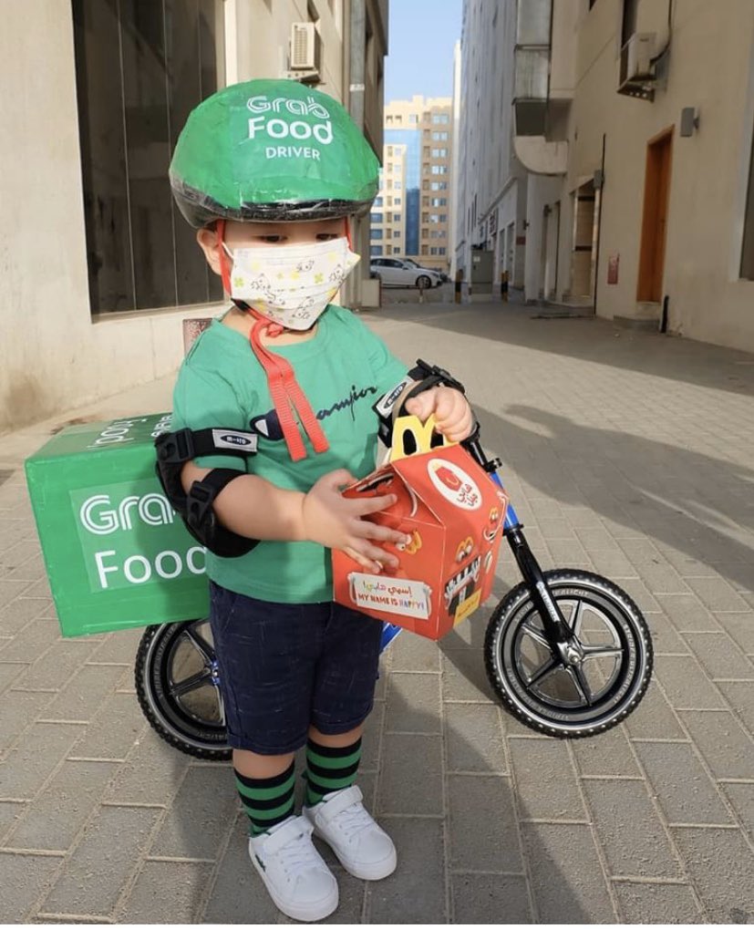 alpadhannin's tweet photo. Hi, everyone! Meet my pamangkin, Laith! ๐ฅบ๐ฅบ๐ฅบ๐ฅบ๐ฅบ
#TeamStriderPhilippines
#TeamStriderPH
#StriderCostume
#StriderBike
#GrabFood
#McDoPH @ Muscat, Oman https://t.co/iVlzNfUMIJ