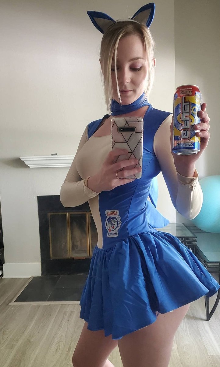 STPeach's tweet photo. This @GFuelEnergy Sonic Peach Rings flavor is BOMB 🤤 had to celebrate it with a scuffed sonic outfit 😝

Offering 30% until Aug 17th with code PEACH dont miss out 😁 https://t.co/kvQwlW7PRS