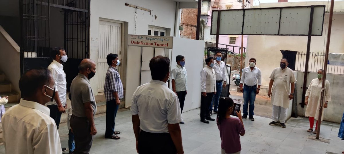 np_ksad's tweet photo. ૭૪મા સ્વાતંત્રદિનની ઉજવણી આજરોજ કરમસદ નગરપાલિકામાં પ્રમુખશ્રી શ્રીમતી દર્શનાબેન પટેલના વરદ કરવામાં આવેલ આ પ્રસંગે ઉપપ્રમુખશ્રી-નિલેશભાઇ પટેલ , ચીફ ઓફીસરશ્રી-ભરતભાઇ રાઠવા તથા નગરપાલિકાના સભ્યો તેમજ કર્મચારીગણ ઉપસ્થિત રહેલ હતા. https://t.co/DkTR003LDi