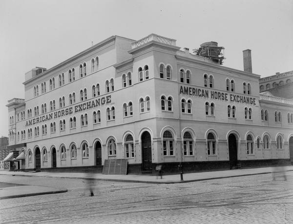 33/65By the late 19th century, William Henry Vanderbilt had inherited about a hundred million dollars from daddy Cornelius, become the richest bloke on the continent, and invested much of it in the horse business in the Grote Kil region.The American Horse Exchange.