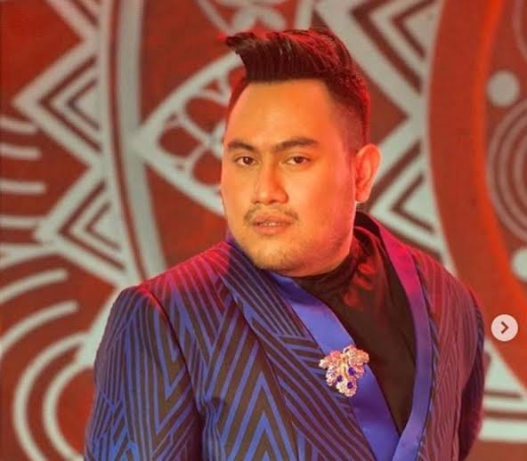 RianaSuzy113's tweet photo. Cewek : "gak ada sejarah Nya ya sel telur ngejar sperma"

Cowok : "gak ada sejarah nya jga y sel telur ngejauh pas dideketin sperma woi"

Netijen : "ada gak y sejarah sperma ditikung sperma lain oas ngejar sel telur?"

Me ; tau gini aku lahir didownload ja dah😭 https://t.co/TU9uH1CJ67