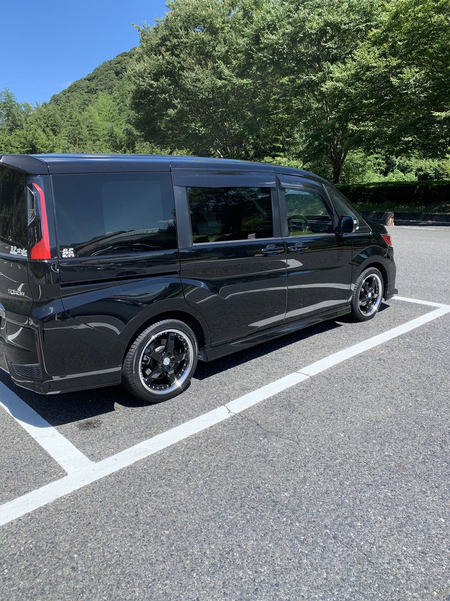 Dba Rp3 Stepwgn Spada 念願の5本スポーク ステップワゴン スパーダ グラスターファイブ 車好き Badx ロクサーニ 18インチ