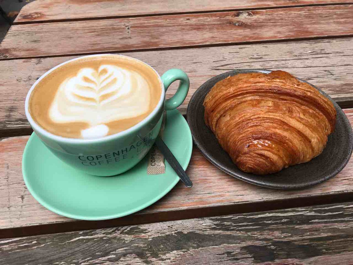 JohnFera's tweet photo. Normalität Frühstück auswärts https://t.co/8MgOMBCNQQ