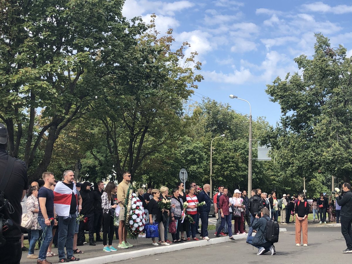 Nat_Vasilyeva's tweet photo. Mourners have gathered outside a funeral home in Minsk to pay their last respects to Alexander Taraikovsky who was killed at an anti-Lukashenko protest on Monday night https://t.co/gCJ9bGEH3b