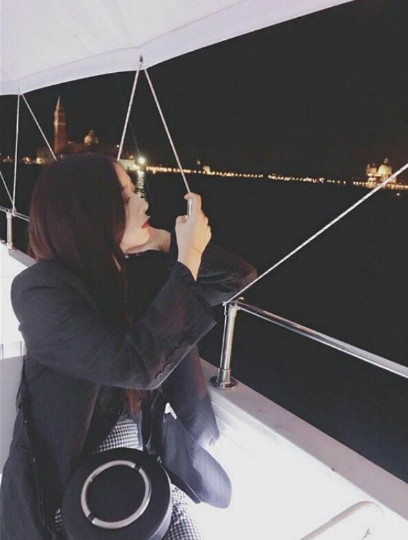 ⛵