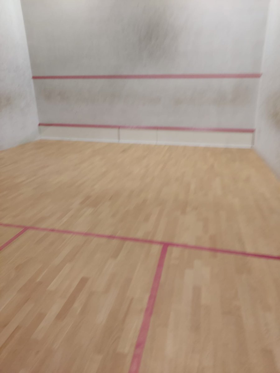 Chlo_Gerrard's tweet photo. Saturday morning squash #AHPsActive #orthoptistsonthemove https://t.co/4Pl9uYbuAm
