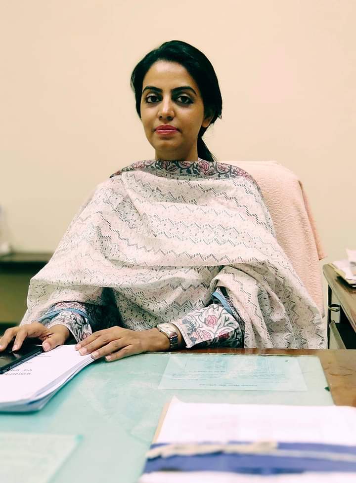 Bhupendrabhambu's tweet photo. कल 16 अगस्त से 18 अगस्त 2020 तक जोधपुर आवास पर विधायक @DivyaMaderna सुबह जनसुनवाई का कार्यक्रम रहेगा।
साथ ही दिन में विध��नसभा क्षेत्र में दौरा भी रहेगा। @DivyaSpeech @govindramsiyag @PintujoshiINC https://t.co/RzXGgFbpEn