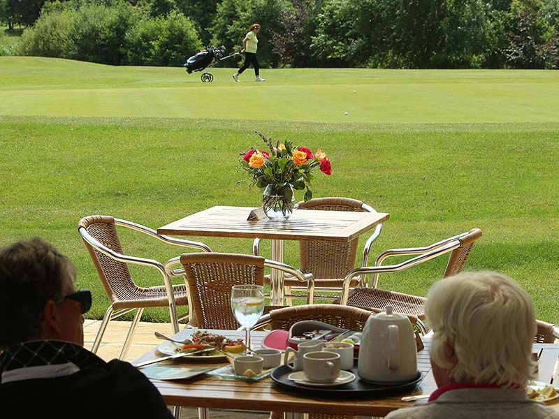 HennertonGC's tweet photo. Since it's #NationalRelaxationDay. Why not drop by and have a relaxing round?

If your round doesn't prove to be as relaxing as you'd hoped, there's always the bar in the clubhouse to unwind... #golf #golfclub https://t.co/vVWOzfWqEg