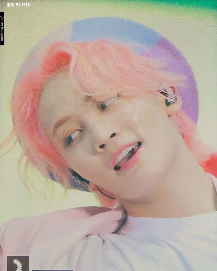 pink haired jeonghan. that’s the tweet.