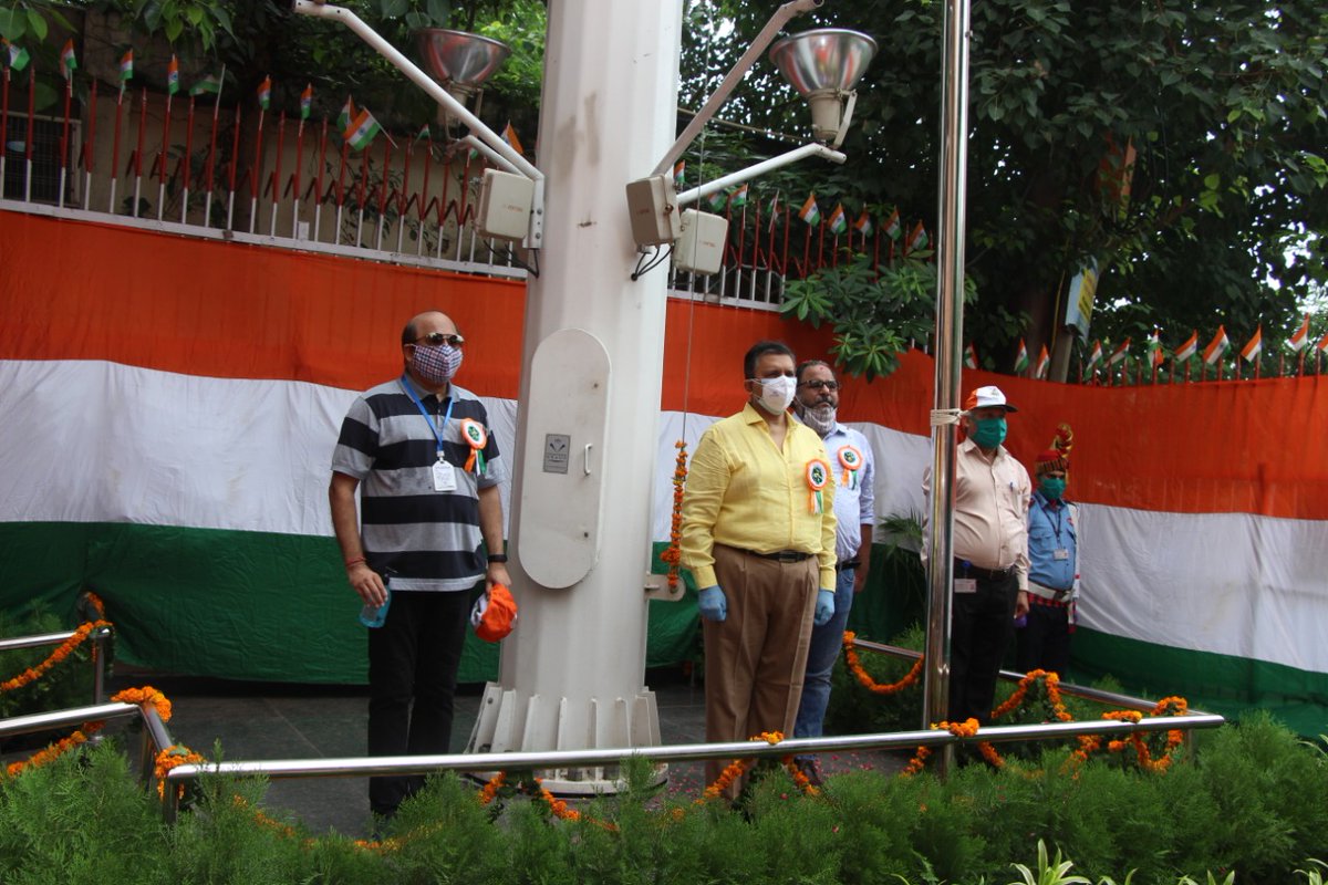 bsesdelhi's tweet photo. With feelings of patriotism running high and following the necessary safety protocols, BSES discoms celebrated the 74th Independence Day with a lot of enthusiasm. The celebrations were led by BRPL CEO Amal Sinha &amp; BYPL CEO P R Kumar respectively.

#HappyIndependenceDay https://t.co/h43MdBmshd