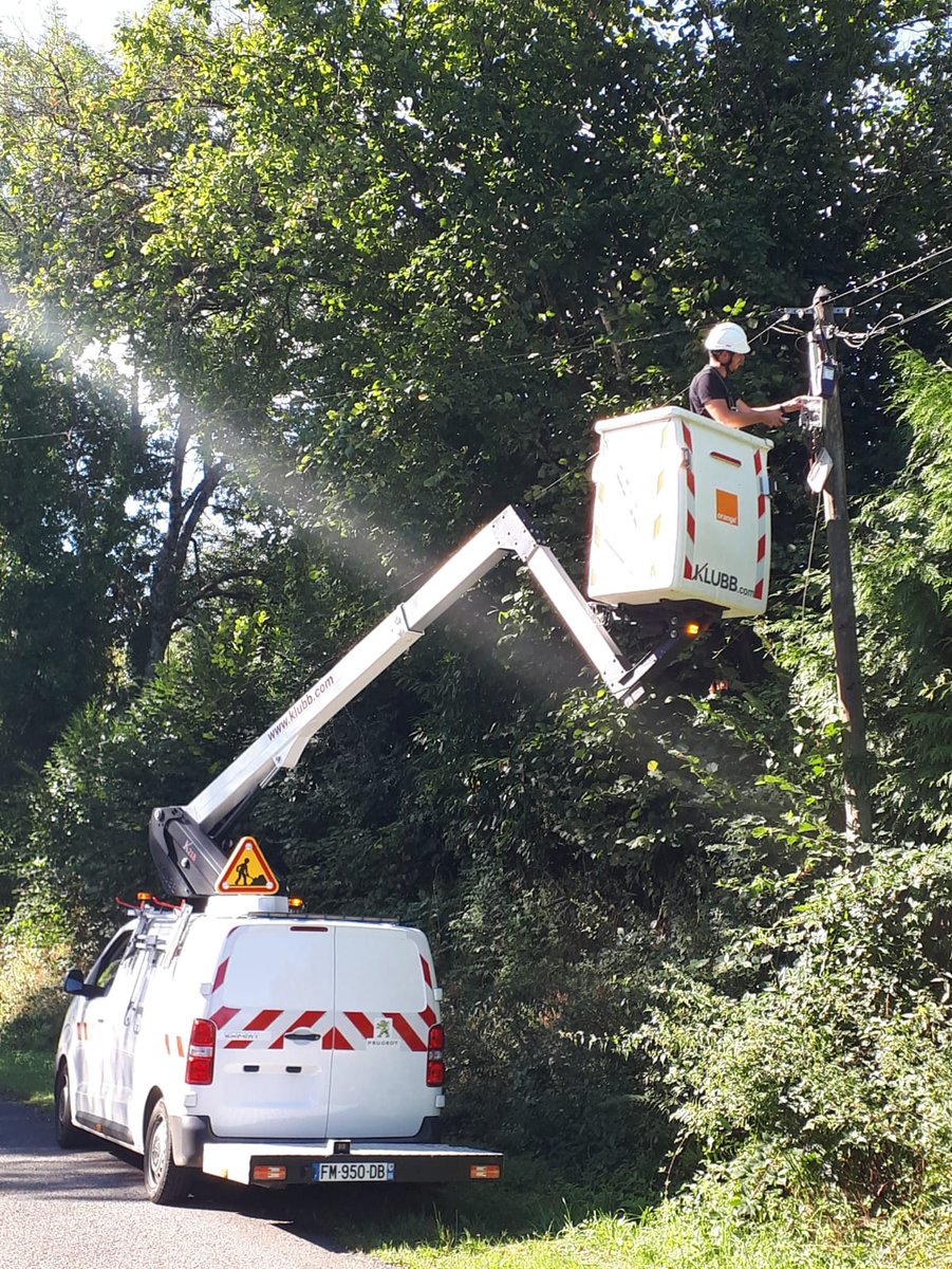 CyrilDelaunay1's tweet photo. En renfort le 15 août #Limousin #Orange #UISO avec l'équipe #ESFUISO #GPUISO pour rétablir nos clients. @plarcher33 @Pierre_Lapeyrie @NicolasEsterle @barbatrucdu19 https://t.co/7FfG5MUpfI