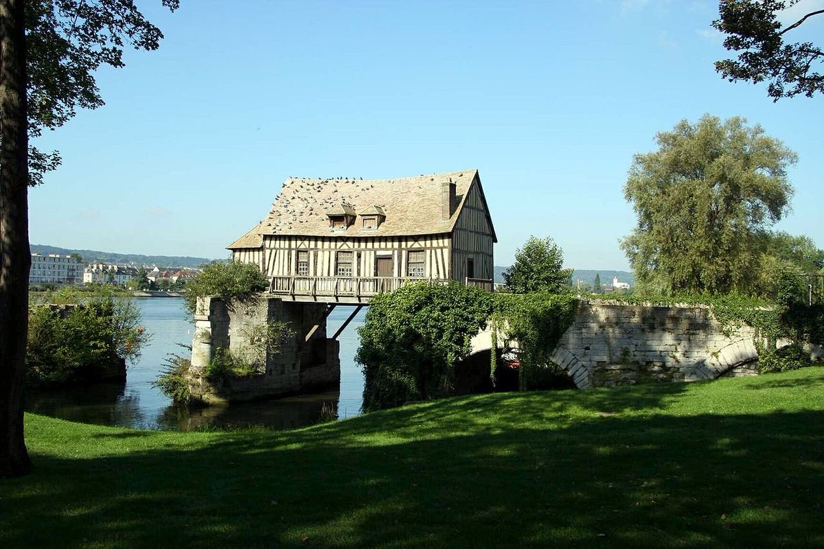 Presqu'à Giverny. Vernon magnifique ville de l Eure #madeinnormandie #normandie #week-end