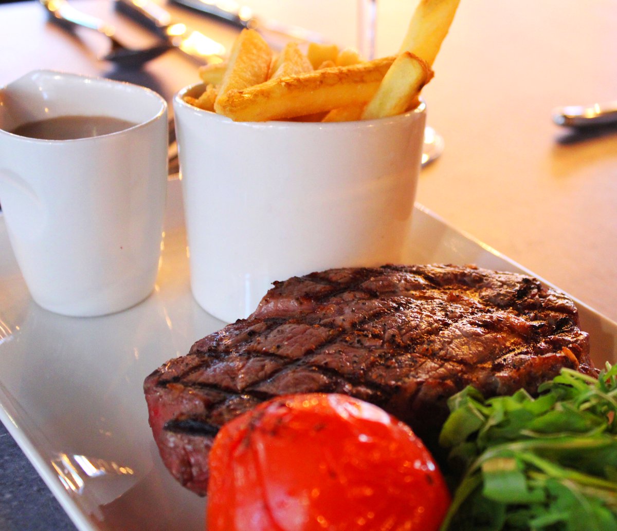 juniperplacesa1's tweet photo. Sometimes only steak will do. Ours are chargrilled for that burnished flavour, served with chips, grilled tomato & rocket salad - simply but effective! We're open 10 am till late 7-days a week. Facebook Message us to book. https://t.co/Rke9KeuVfN #juniperplace #steakandchips https://t.co/P2QYgbJRUh