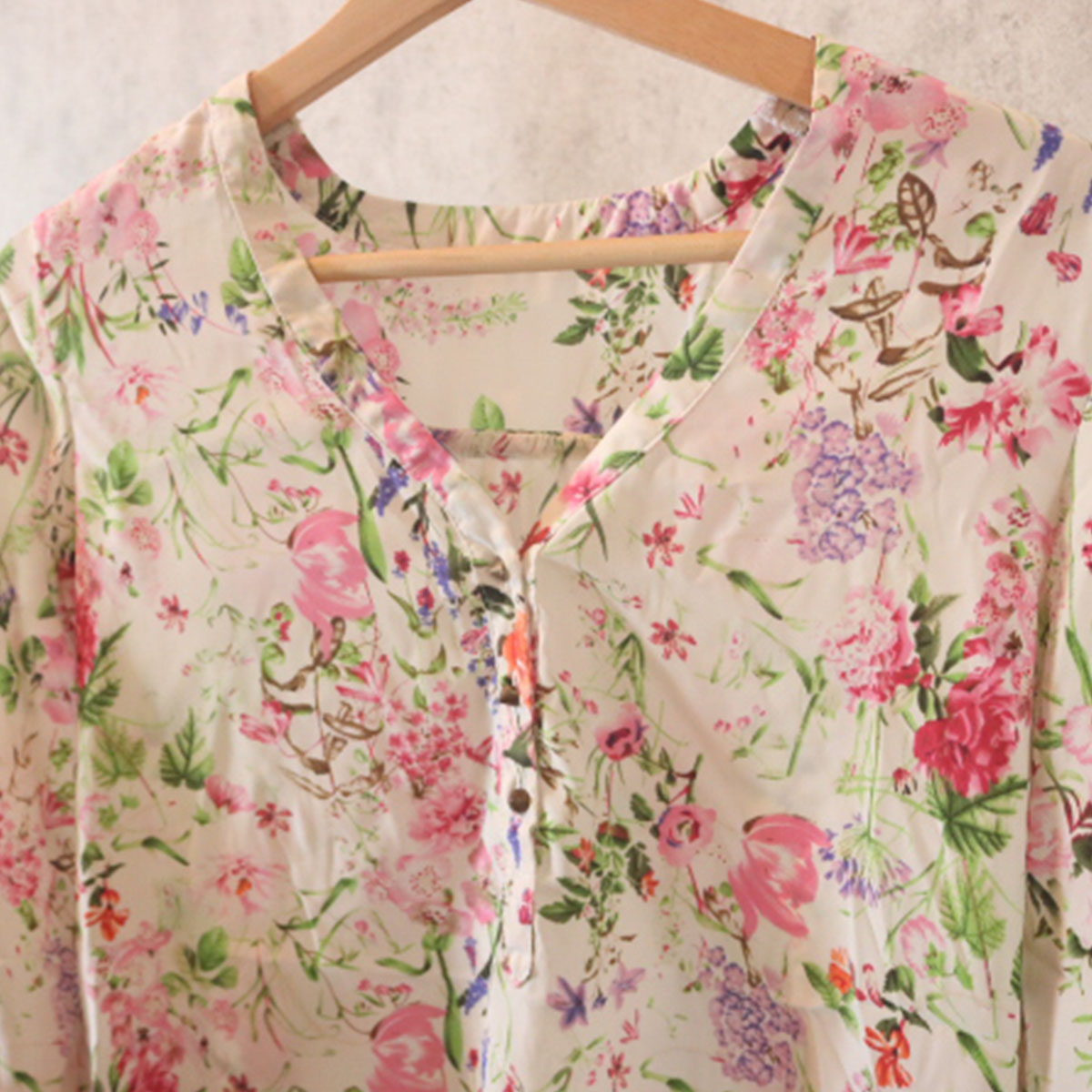 b03 - no brand shirtcottonwhite with floral pattern45,000